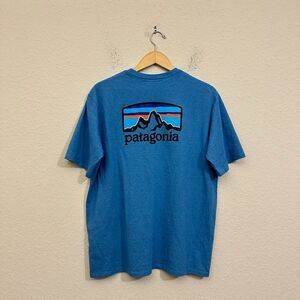 PATAGONIA M's Fitz Roy Horizons Short-Sleeve Responsibili-Tee in Blue